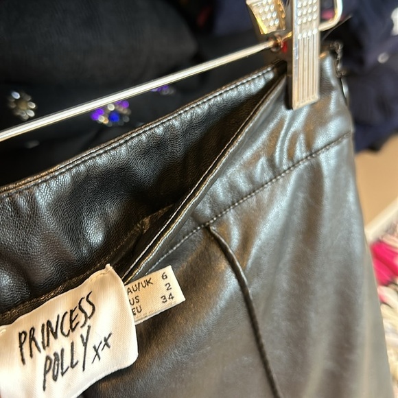 Princess Polly black faux leather flare leggings size 2​ - Picture 2 of 3